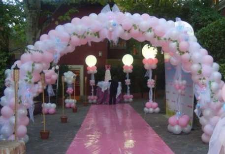 decoracion-con-globos-para-quince-anos-al-aire-libre