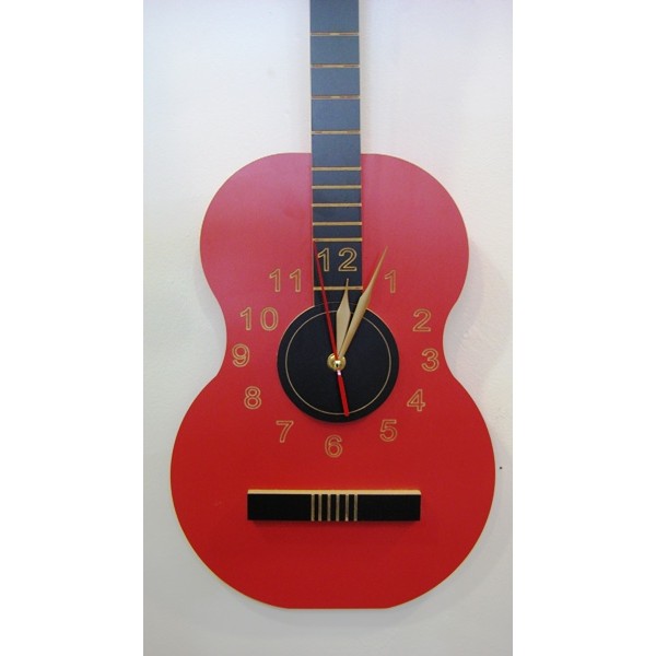 -disenos-de-madera-en-forma-de-guitarra