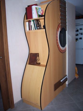 -disenos-de-madera-en-forma-de-guitarra