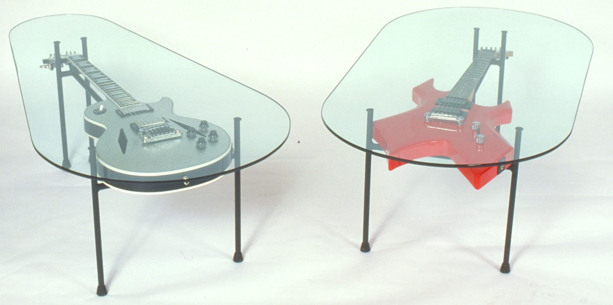 mesas-en-forma-de-guitarra-8