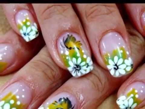 Imágenes de uñas decoradas con lindas flores Faciles