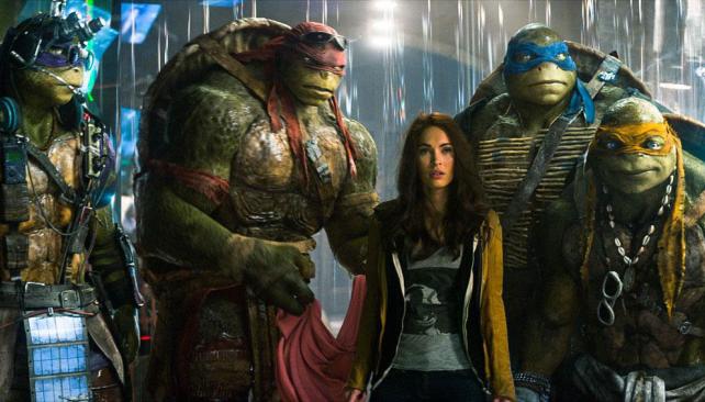 Las tortugas ninjas mutantes adolescentes, podemos ver a abril y a donatello, miguel ángel Rafael y leonardo