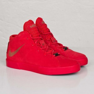 zapatos Nike en color rojo