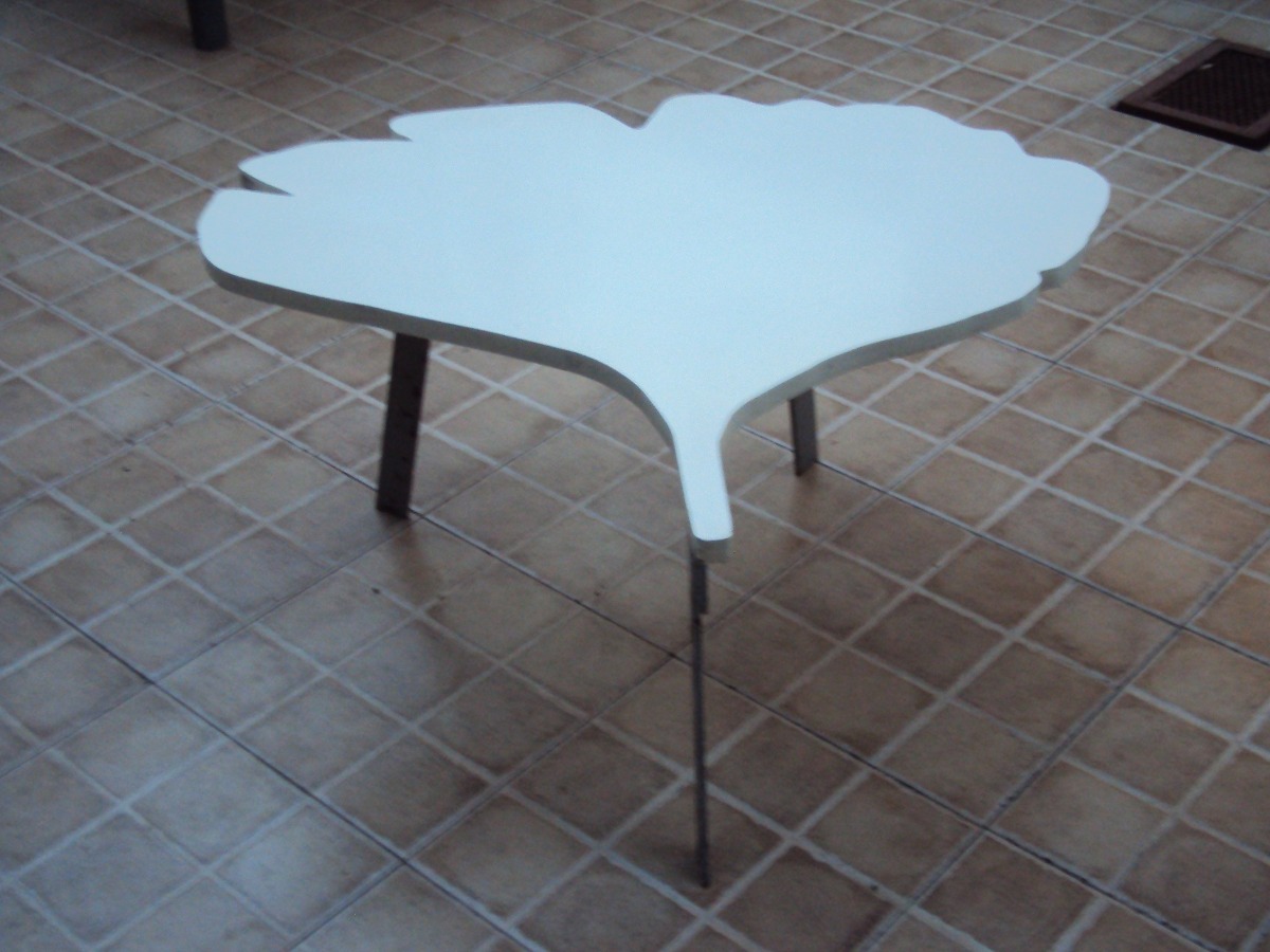 mesas-en-forma-de-hoja-2